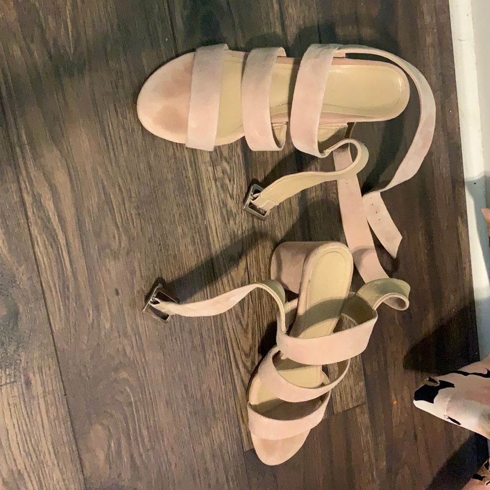 Women’s velvet heels